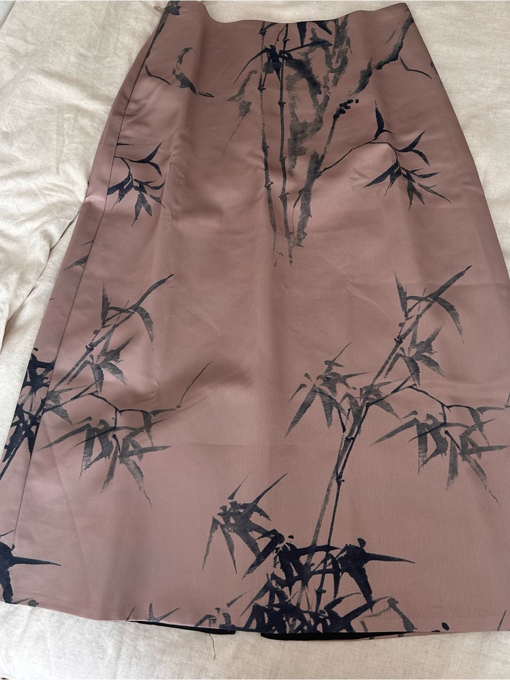 PrettyLittleThing Mauve Pink and Black Botanical A-Line Skirt